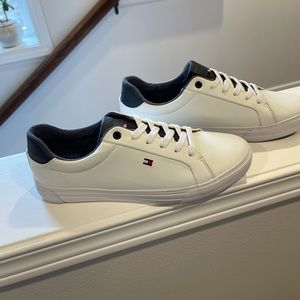 Tommy Hilfiger Men’s White leather Sneakers